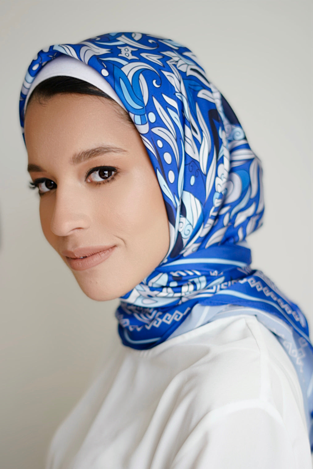 Cosmopolitan-Inspired Scarf by The Lace Garment - santorini ||