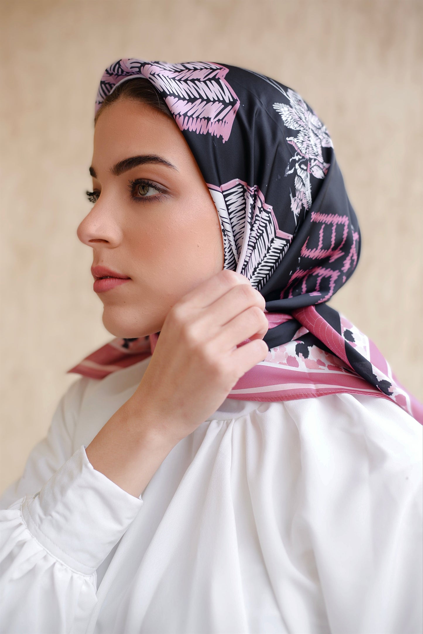 Cosmopolitan-Inspired Scarf by The Lace Garment - tanushi ||