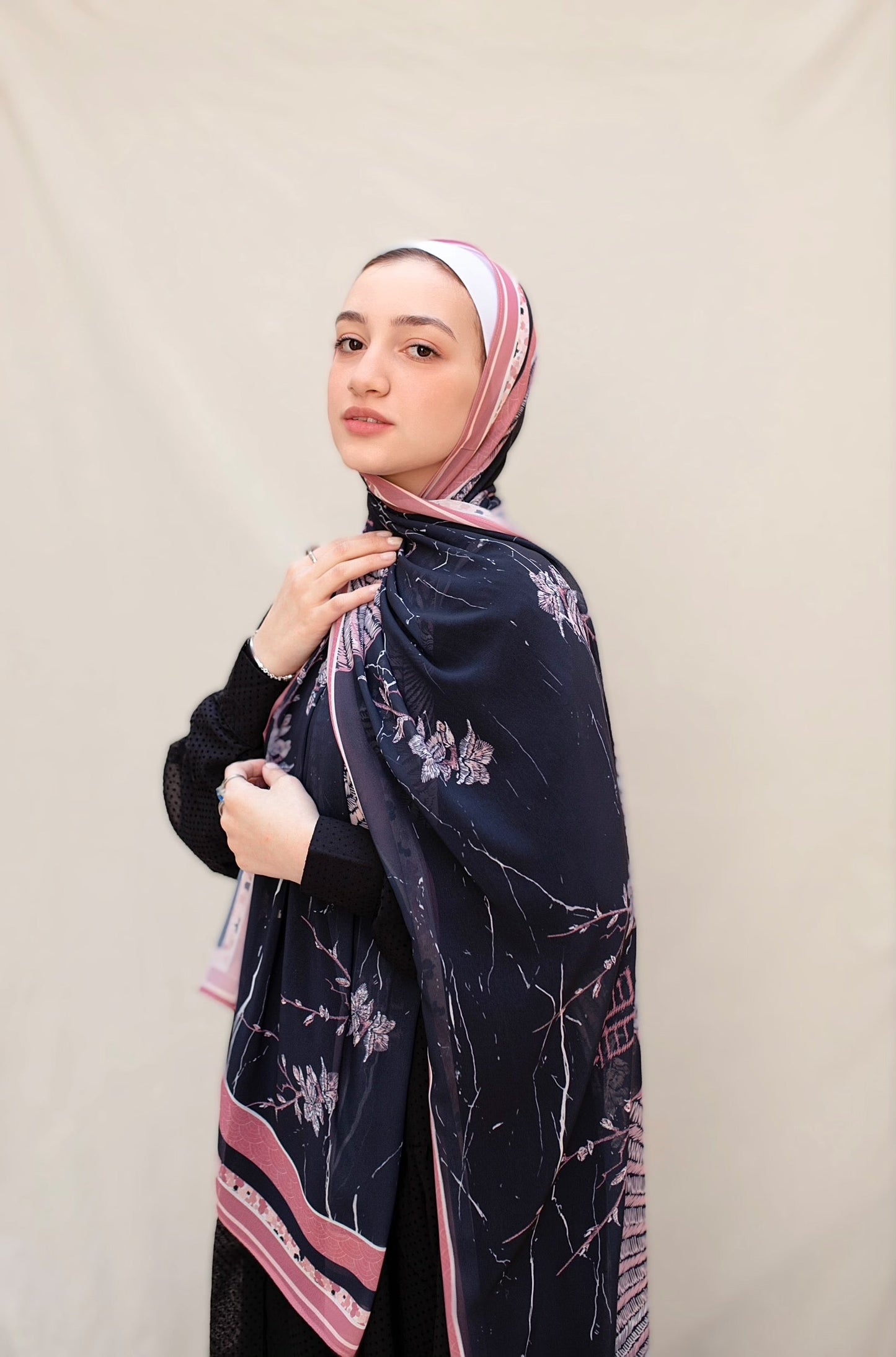 Cosmopolitan-Inspired Scarf by The Lace Garment - tanushi ||